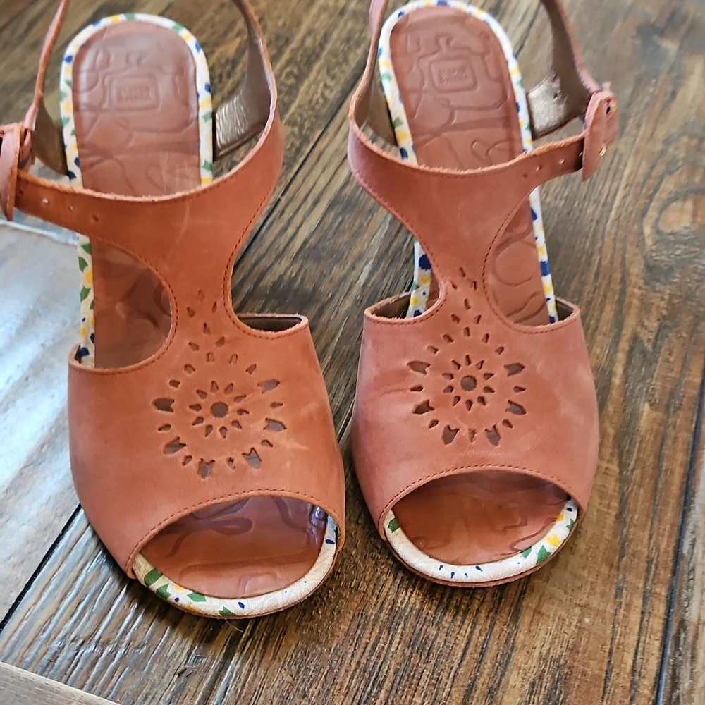 Jasper &‎ Jeera Rust-Brown Leather Cut-out Heeled Sandals